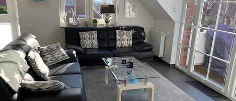 TV, DVD-spiller og stereoanlegg