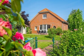 Unclassified image, 5 of 36, button - Midsummer - Beautiful vacation home (100sqm) for 6 people with fireplace, garden and (Krummhörn)