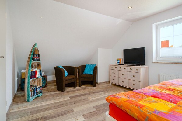 Unclassified image, 1 of 36, button