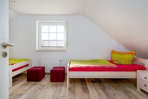 3 bedrooms, iron/ironing board, WiFi