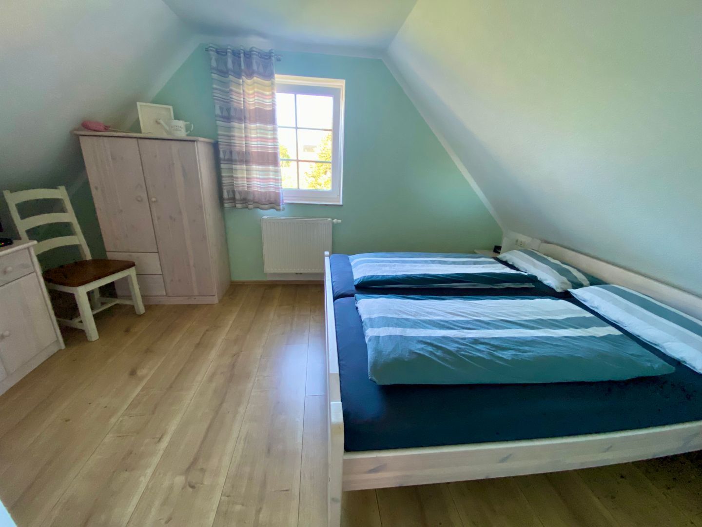 2 bedrooms, iron/ironing board, WiFi