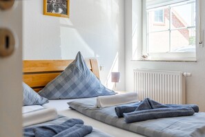3 slaapkamers, een strijkplank/strijkijzer, wifi