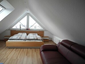 2 Schlafzimmer, Schreibtisch, WLAN