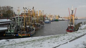 Marina - Grachterum - Exklusive Ferienwohnung mit Wasserlage (Krummhörn)