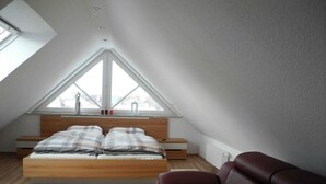 Room - Grachterum - Exklusive Ferienwohnung mit Wasserlage (Krummhörn)