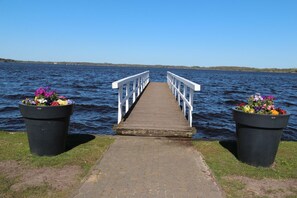 Unclassified image, 2 of 31, button