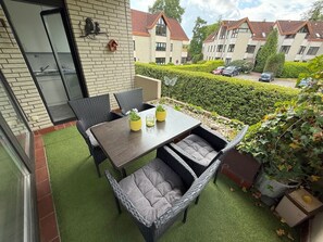 Unclassified image, 5 of 31, button