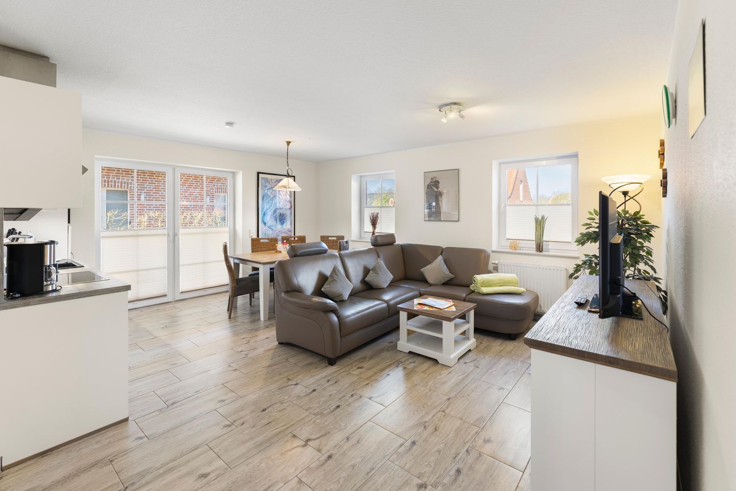 Fernseher, Stereoanlage