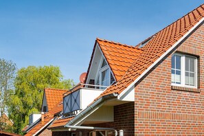 Unclassified image, 5 of 32, button