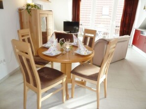 Unclassified image, 2 of 14, button