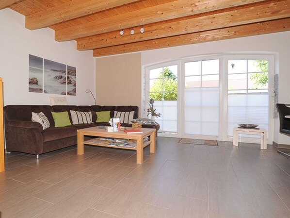 Unclassified image, 1 of 30, button - Ferijentied - Kinderfreundliches Ferienhaus in Zentraler Lage (Krummhörn)