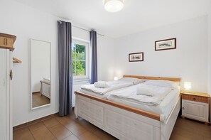 2 bedrooms, iron/ironing board, WiFi - Marie Christin - Holiday apartment (75sqm) for 4 persons and dog with terrace in (Krummhörn)