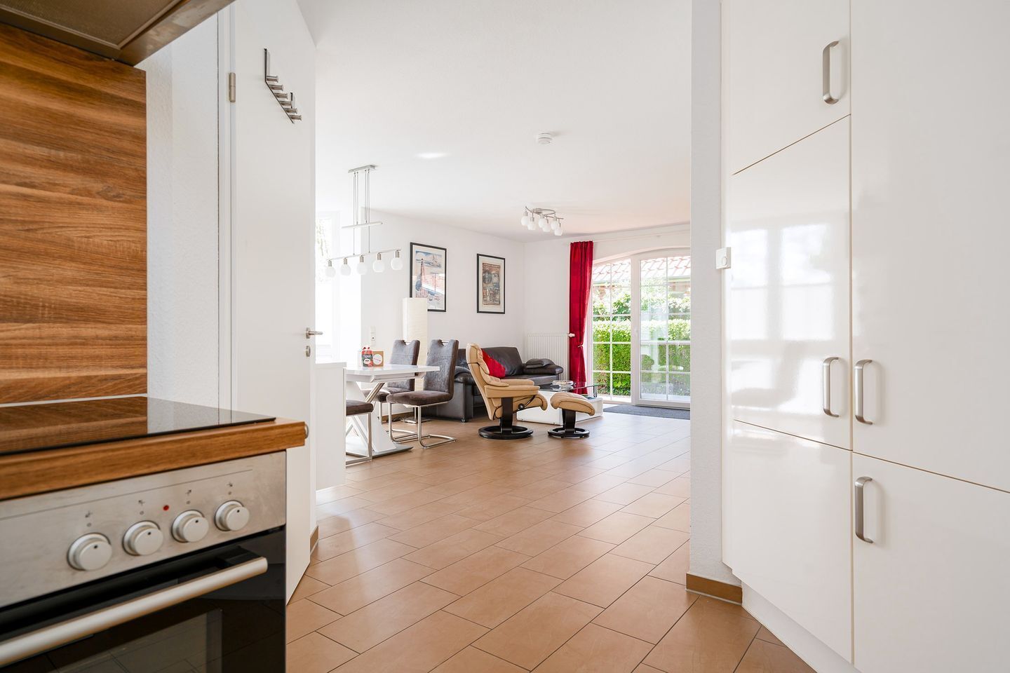 المنشأة من الداخل