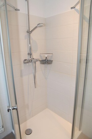 Chuveiro, secador de cabelo