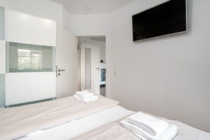 2 bedrooms, WiFi - Seeadler - Beautiful vacation apartment with dog and garden (Krummhörn)