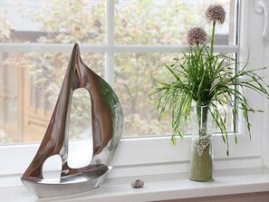 Interior - Nordlicht - Holiday home (100sqm) for 6 people with fireplace and garden in a central location. (Norden)