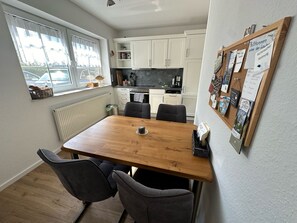 Unclassified image, 5 of 28, button