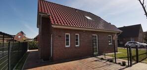 Exterior - Dat Hygge Huus - New vacation home in the immediate vicinity of the cutter harbor (Krummhörn)