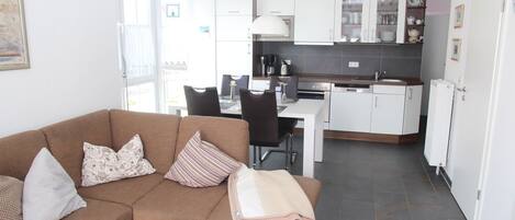 تلفزيون، مشغل دي في دي، ستيريو