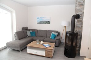 TV, peis, DVD-spiller og stereoanlegg