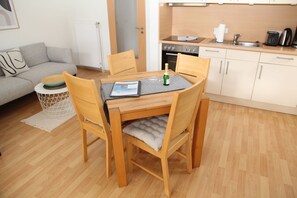 Unclassified image, 4 of 14, button