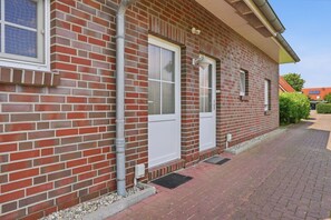 Exterior detail - Gode Stuuv - Our "good room" (75sqm) for 4 persons centrally located in Greetsiel (Krummhörn)