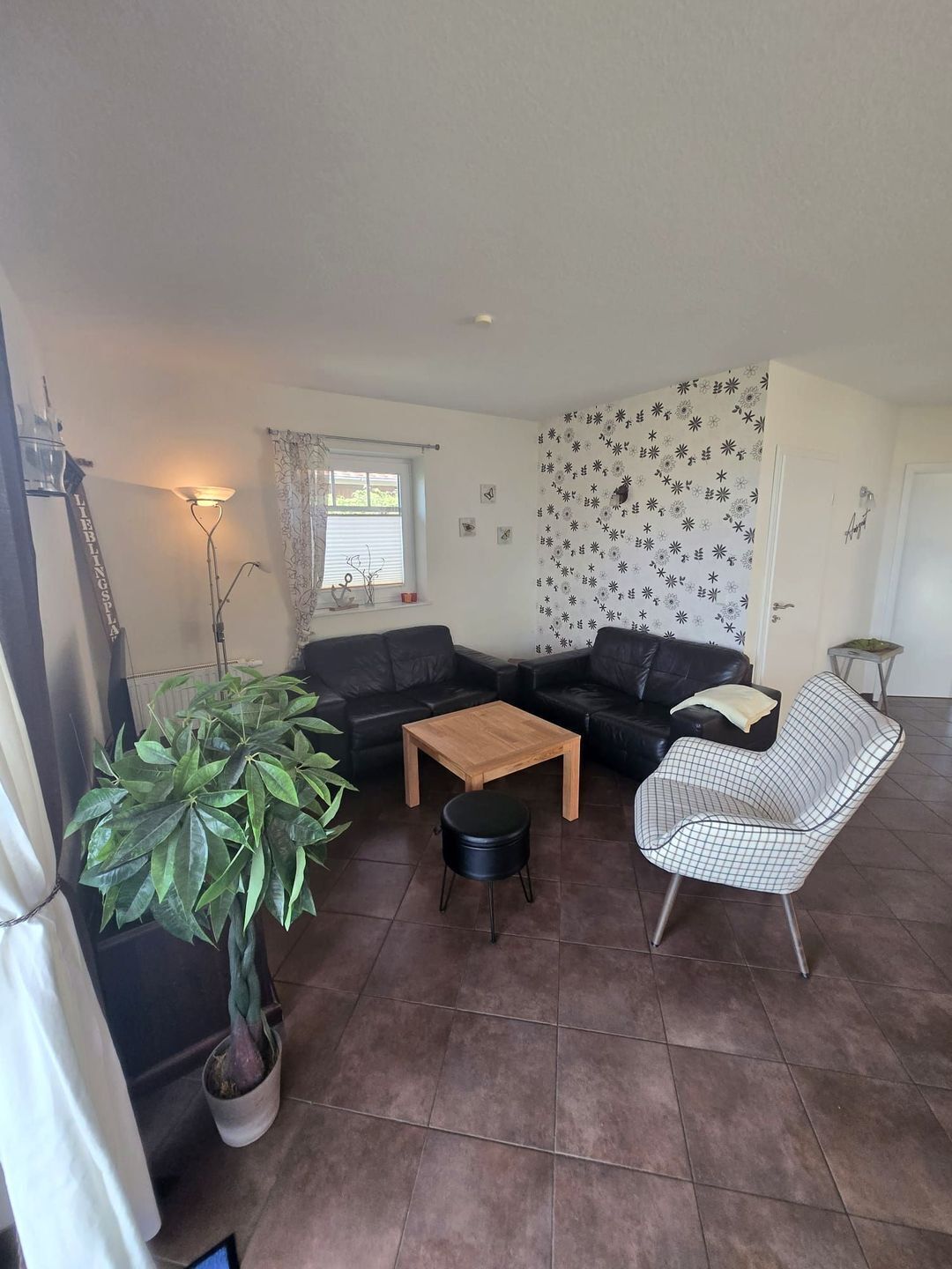 Fernseher, Kamin, DVD-Player, Stereoanlage