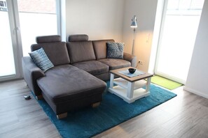 TV - Kaffeekiste - Holiday home Kaffeekiste: Beach, lake, sauna & more (Aurich)