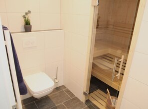 Unclassified image, 3 of 34, button