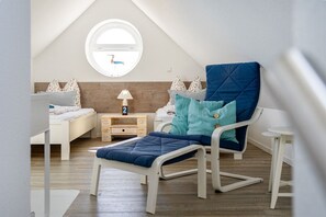 2 Schlafzimmer, Schreibtisch, Bügeleisen/Bügelbrett, WLAN