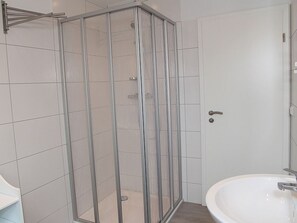 Douche, sèche-cheveux