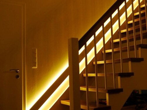 MaiStern - Hochwertiges Ferienhaus (100qm) für 6 Personen mit Kamin, Sauna &