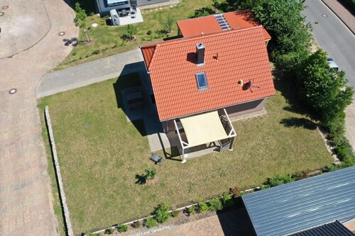 MaiStern - High-quality vacation home (100 m²) for 6 people with a fireplace, sauna, and