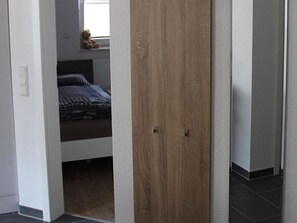 2 slaapkamers, een strijkplank/strijkijzer, wifi