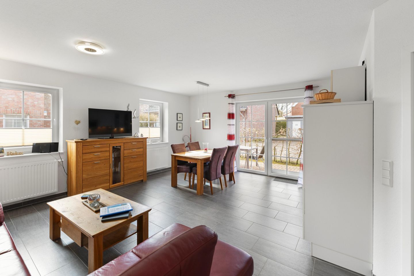 Fernseher, Stereoanlage