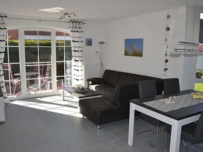 TV, DVD-spiller og stereoanlegg