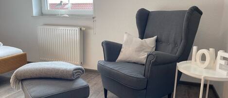 TV, fireplace, stereo