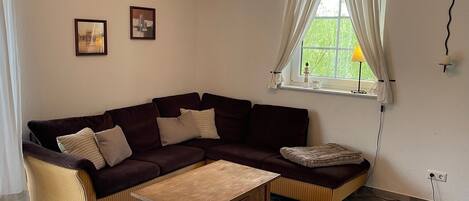 TV, fireplace, stereo