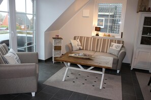 Una televisión, un reproductor estéreo