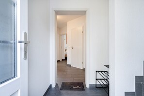 Unclassified image, 4 of 24, button - Löwenzahn - Apartment (70sqm) for 4 persons with terrace and sep. Guest WC (Krummhörn)