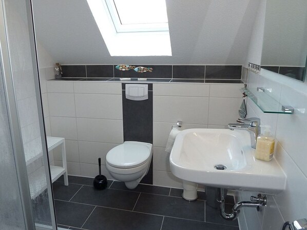 Unclassified image, 1 of 30, button