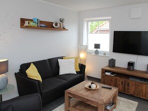 TV, fireplace, stereo