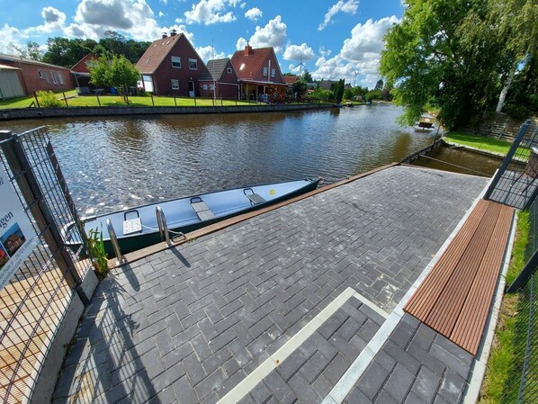 Unclassified image, 1 of 39, button