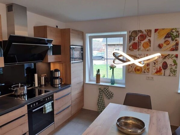 Unclassified image, 1 of 24, button