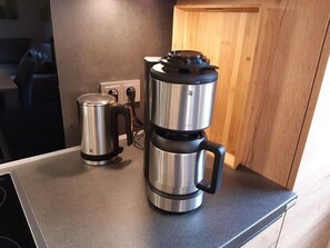 Unclassified image, 4 of 24, button