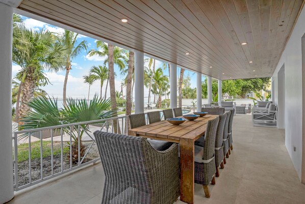 Outdoor dining