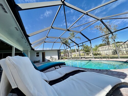 Pool house - heated pool in heart of Melbourne, minutes to beach