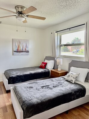 4 bedrooms, iron/ironing board, free WiFi, bed sheets