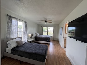4 bedrooms, iron/ironing board, free WiFi, bed sheets