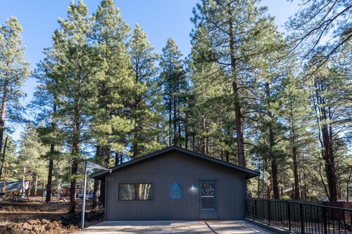Casita Hideaway • Simple, Dog-Friendly & Trail Access